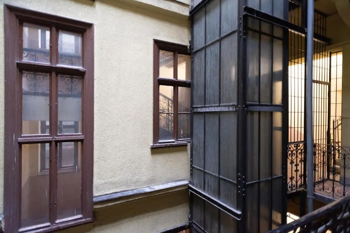 Huge Aparment In The City Center With Air Conditioning Boedapest Appartement