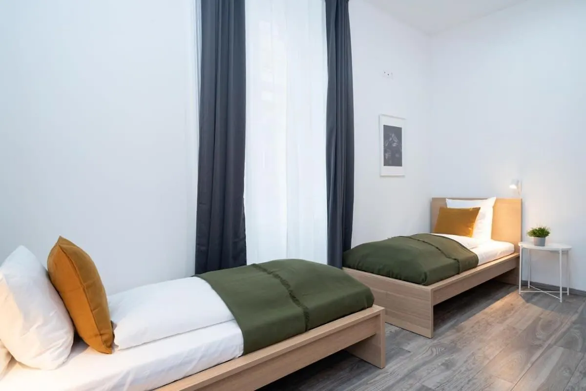 Appartement Huge Aparment In The City Center With Air Conditioning Boedapest Hongarije