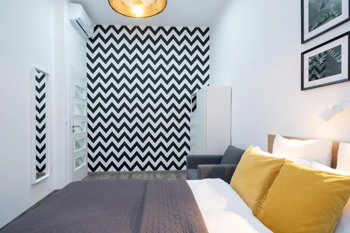 Apartment Huge Aparment In The City Center With Air Conditioning Budapest